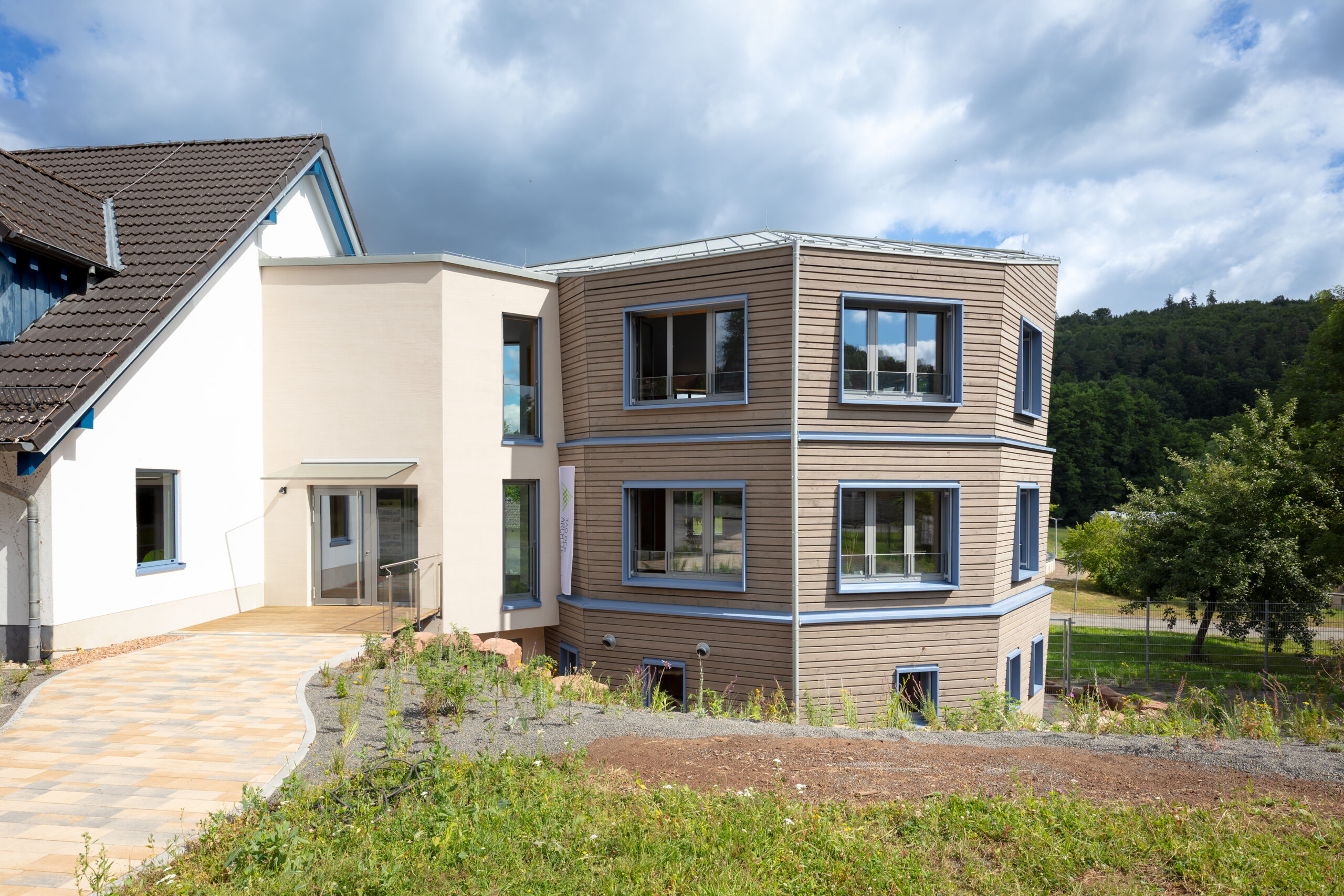 Haupteingang Bestand + Neubau